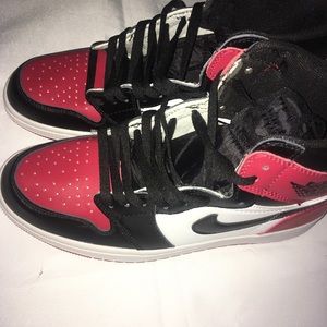 NEW Nike Air Jordan 1 High Retro Red Black Size 10